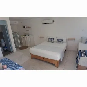 Blancos, A Dos Minutos De Patos Barahona , Enriquillo República Dominicana